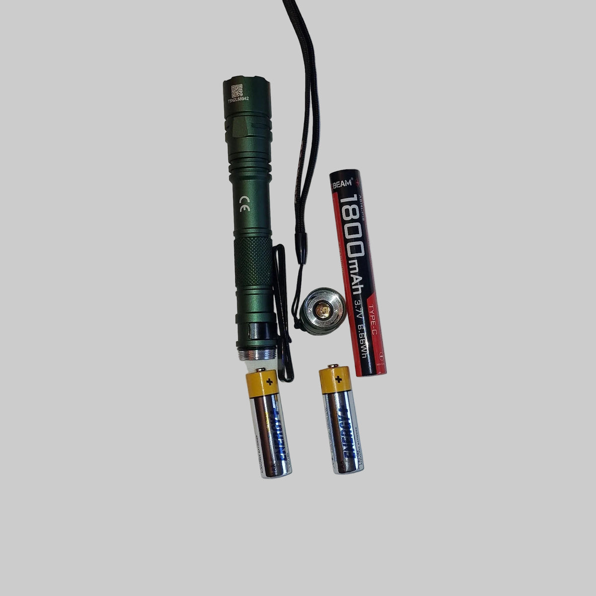 ACEBEAM TAC 2AA med oppladbart 14100P-batteri og vanlige AA-batterier