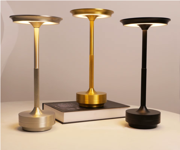 Retro LED-bordlamper i sølv, gull og sort